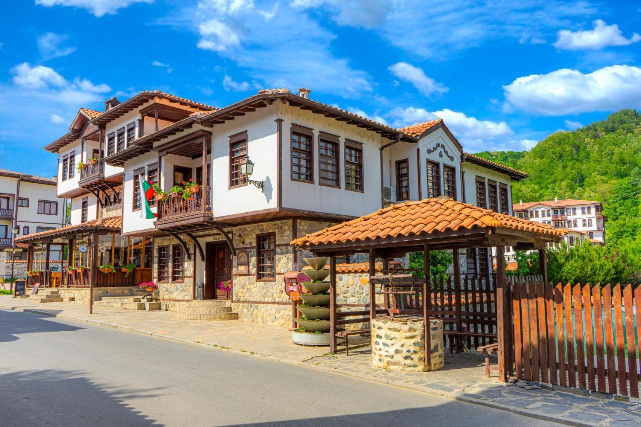 Alexandrov'S Houses Hotel ซลาโตกราด ภายนอก รูปภาพ