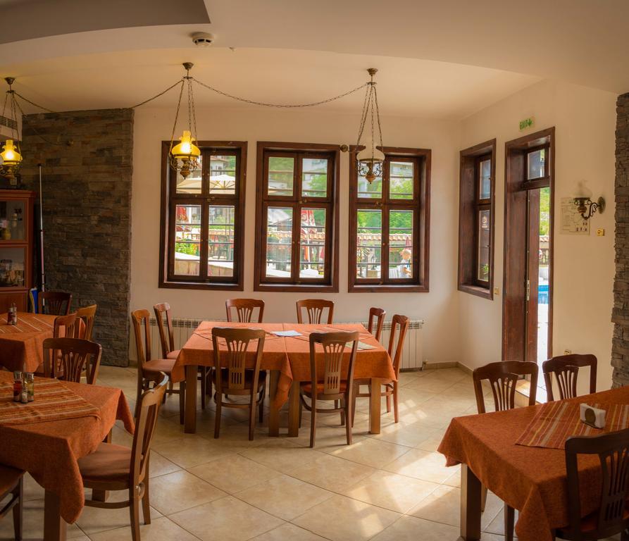 Alexandrov'S Houses Hotel ซลาโตกราด ภายนอก รูปภาพ