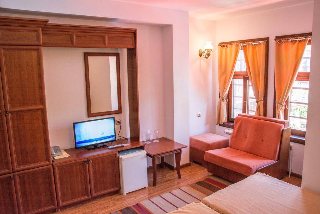 Alexandrov'S Houses Hotel ซลาโตกราด ภายนอก รูปภาพ