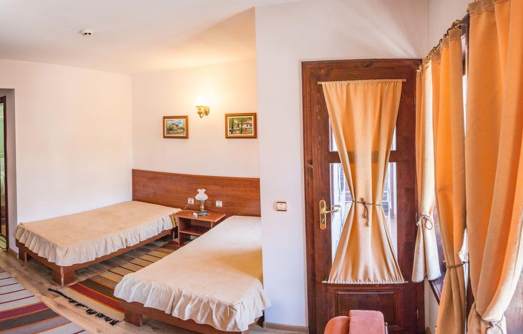 Alexandrov'S Houses Hotel ซลาโตกราด ภายนอก รูปภาพ