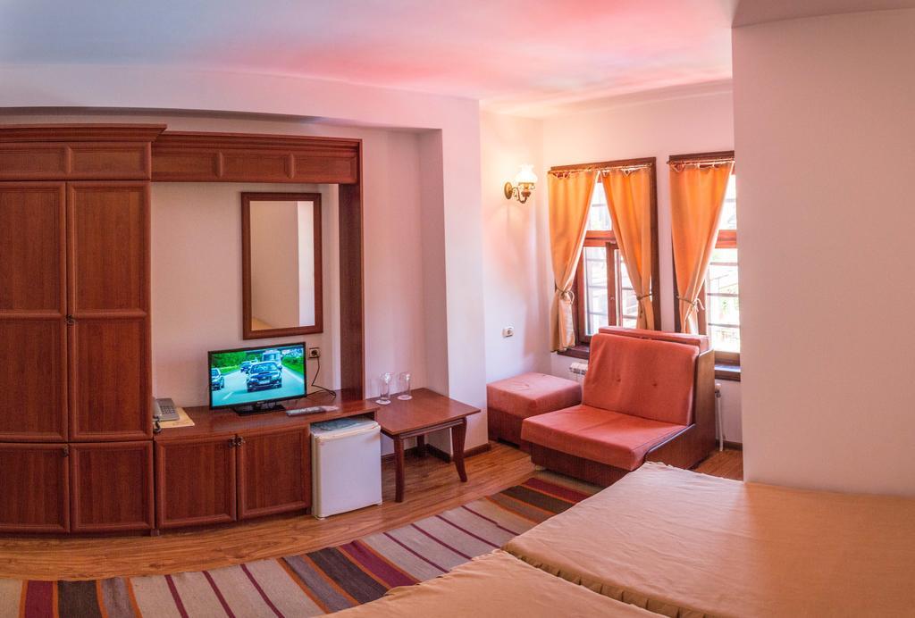 Alexandrov'S Houses Hotel ซลาโตกราด ภายนอก รูปภาพ