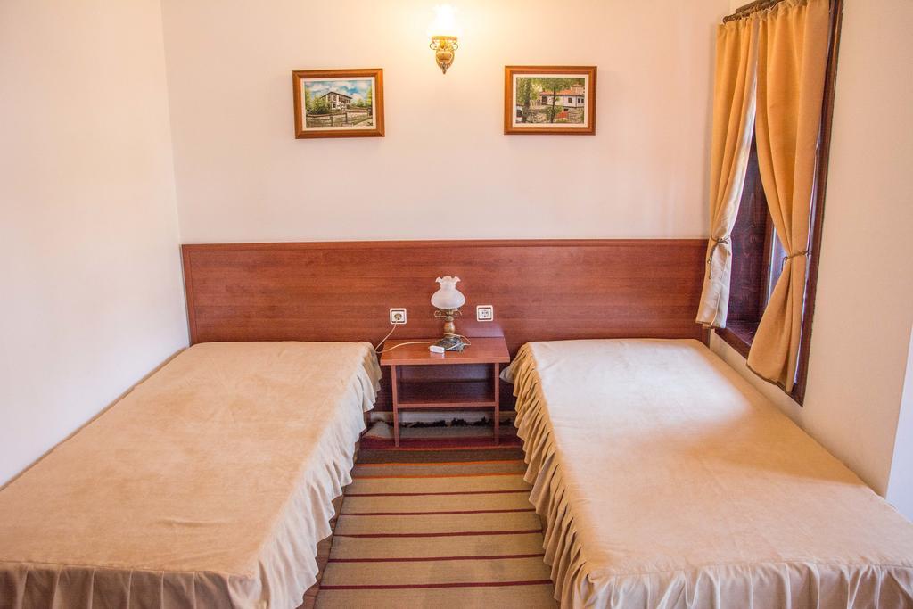 Alexandrov'S Houses Hotel ซลาโตกราด ภายนอก รูปภาพ