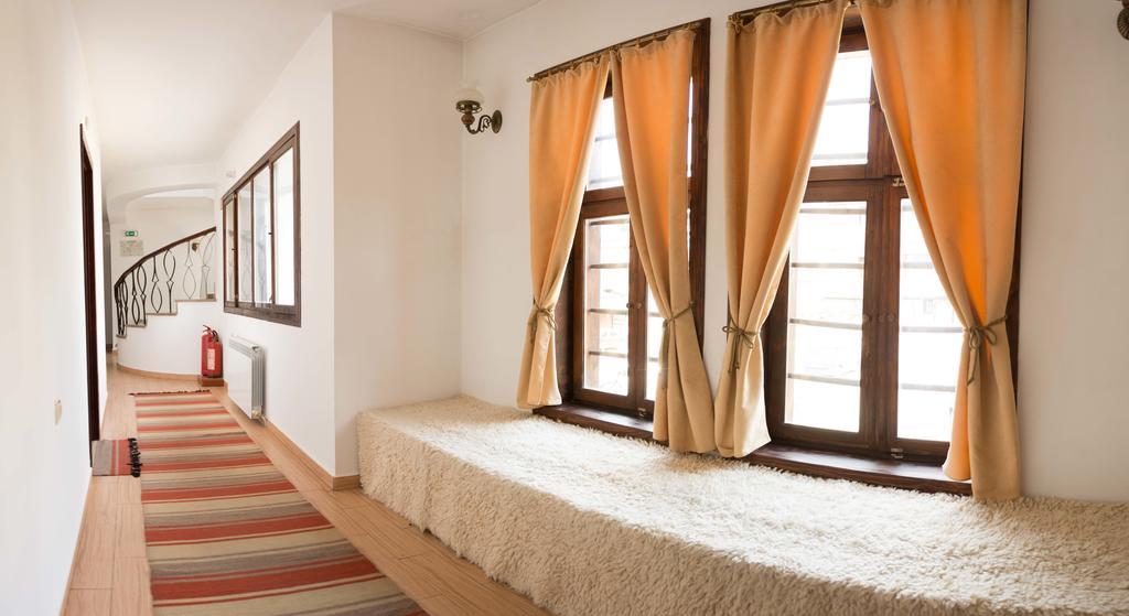 Alexandrov'S Houses Hotel ซลาโตกราด ภายนอก รูปภาพ