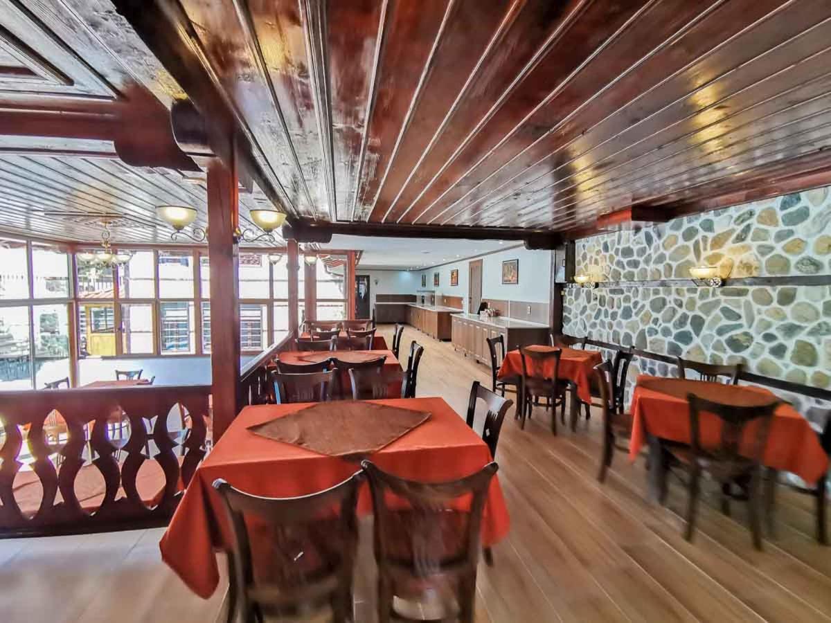 Alexandrov'S Houses Hotel ซลาโตกราด ภายนอก รูปภาพ