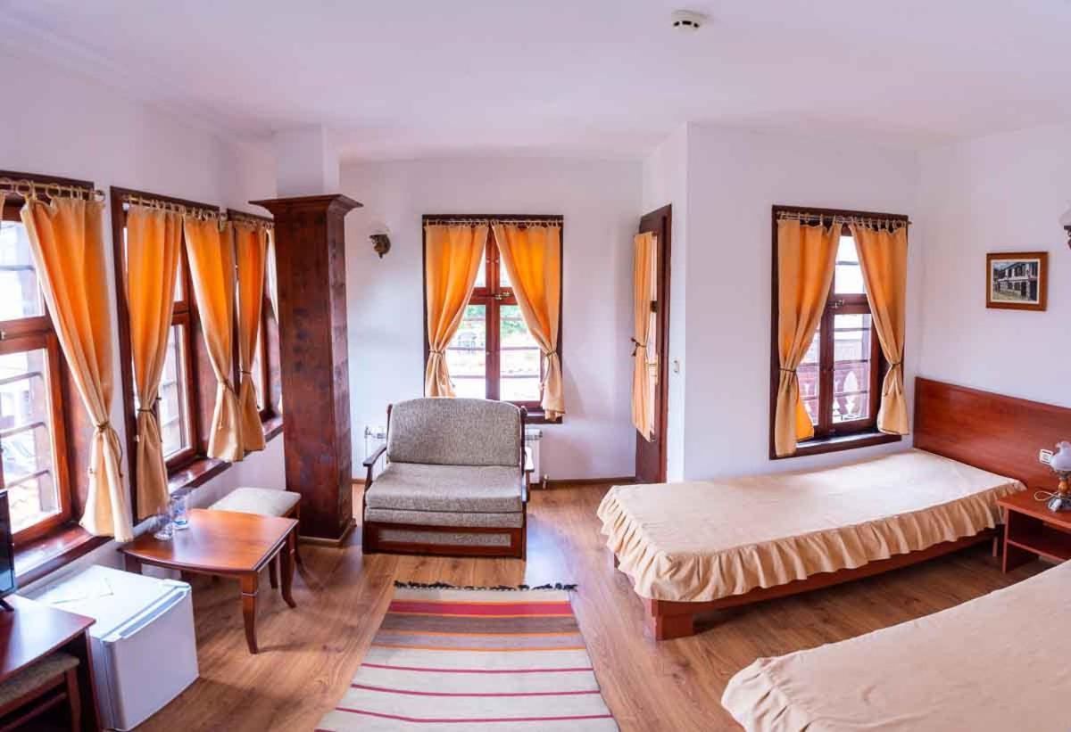 Alexandrov'S Houses Hotel ซลาโตกราด ภายนอก รูปภาพ